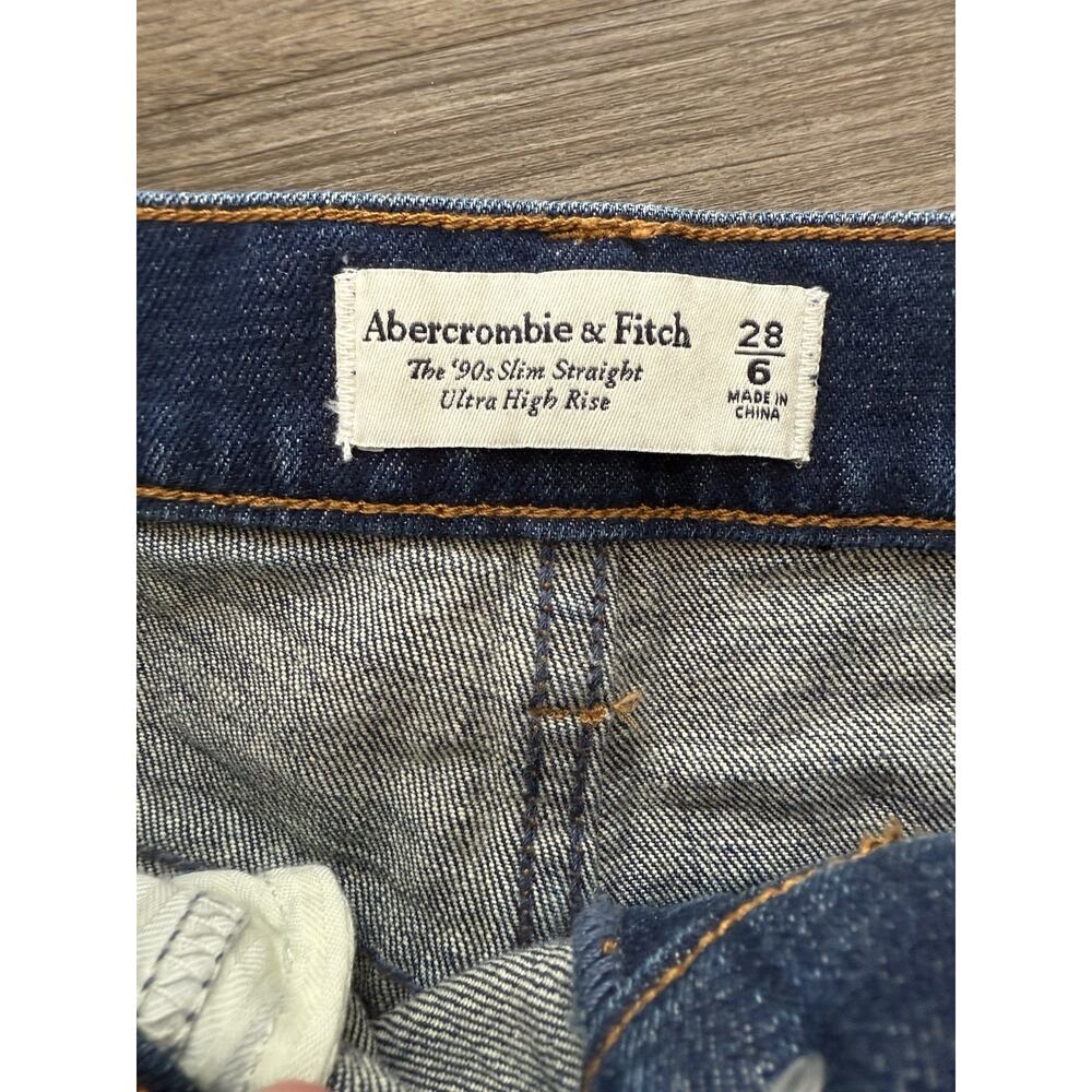 Abercrombie & Fitch 90's Slim Straight Ultra High Rise Size 6, 28 Dark Wash - Picture 2 of 6